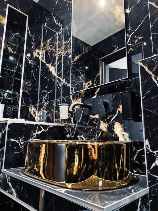 Thesstay Attica Downtown Boutique Apartment سالونيك المظهر الخارجي الصورة
