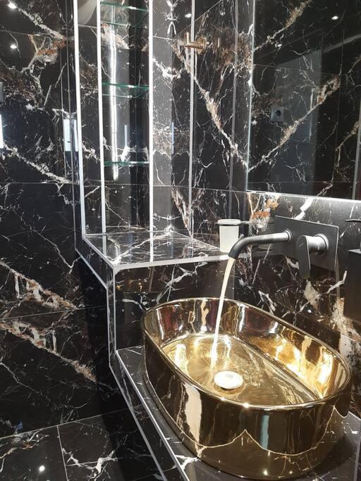 Thesstay Attica Downtown Boutique Apartment سالونيك المظهر الخارجي الصورة